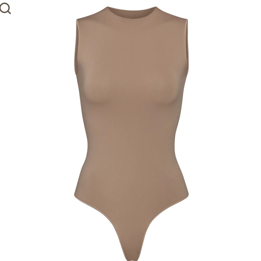 SKIMS Essential Crew Neck Bodysuit